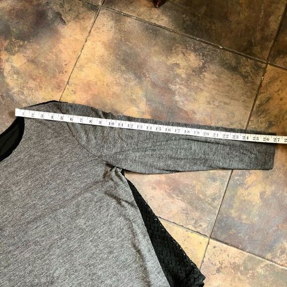 Ann Taylor Women's Gray Long Sleeve Knit Crochet Back with Black Lining Top Size - Picture 10 of 13